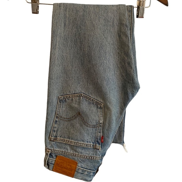 Levi’s: Wedgie The Icon Straight Jeans (Light Wash) - Picture 6 of 7